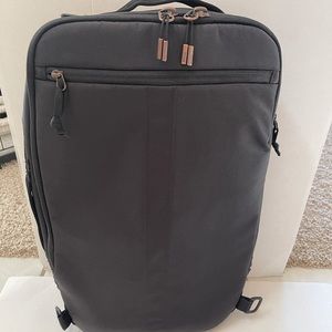 Gray/Black 21 L Thule Laptop Backpack